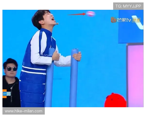 足球明星下楼梯卡点瞬间引热议 笑料不断引发网友热议