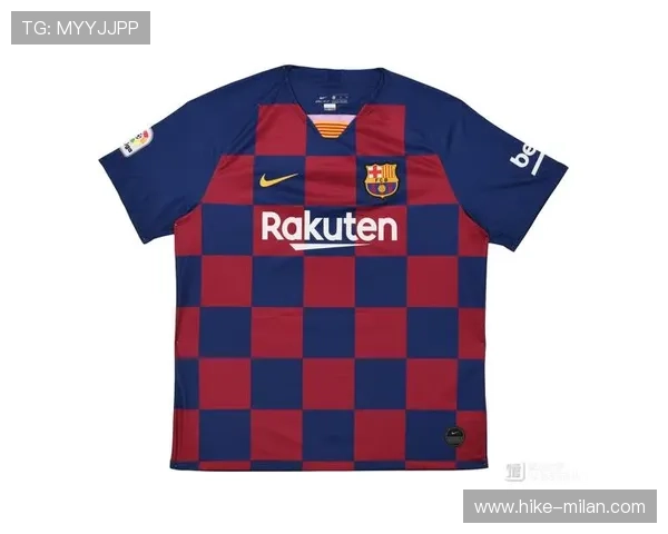 足球巨星亲笔签名照揭幕 球迷与偶像零距离互动瞬间珍藏