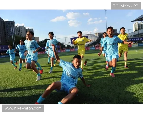 足球明星畅游中国品味地道美食体验足球与中国文化的完美融合